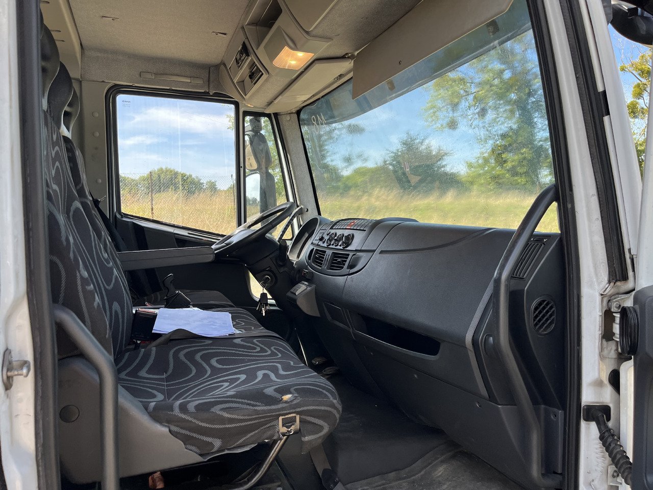 Box truck Iveco Eurocargo 100E22 caisse double cabine 7 places