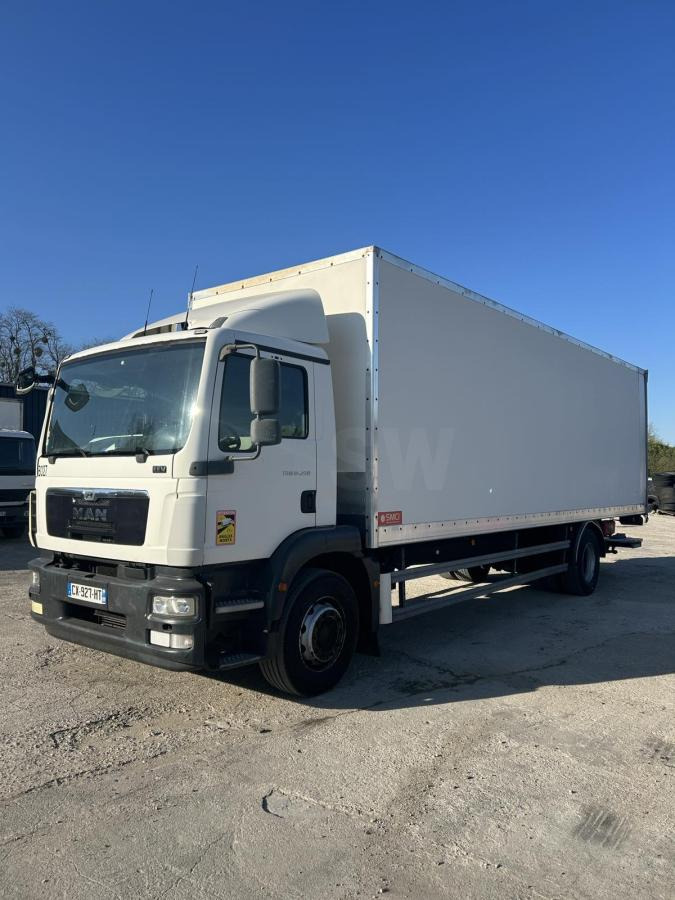 Box truck MAN TGM 18.250