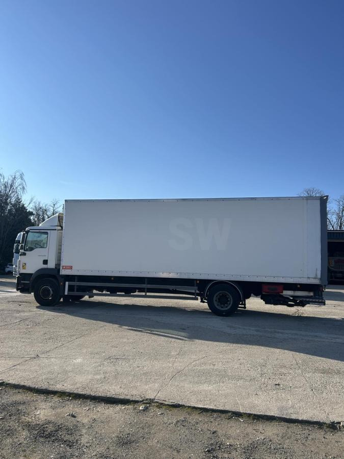 Box truck MAN TGM 18.250