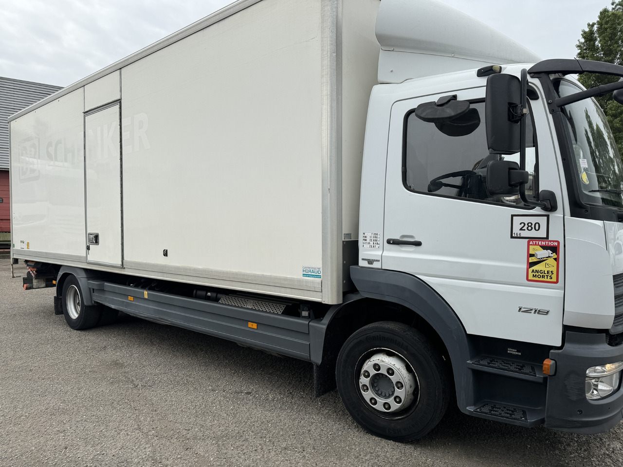 Box truck MERCEDES-BENZ ATEGO 1218