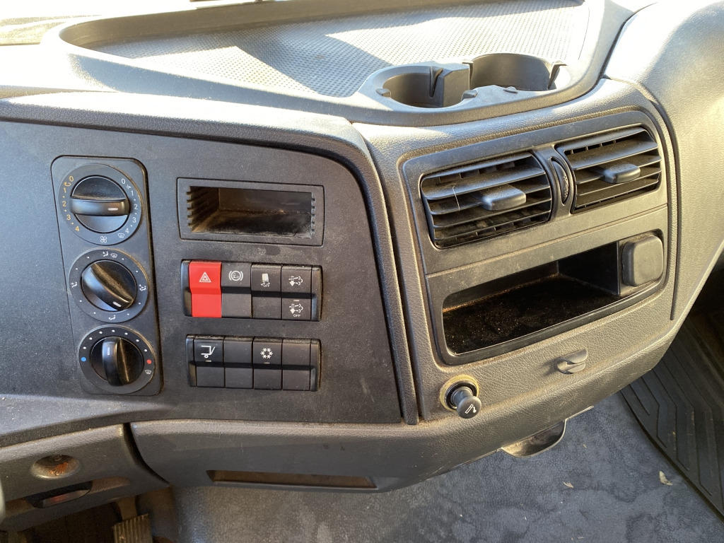 Box truck Mercedes-Benz 818 L Atego / BÄR-LBW