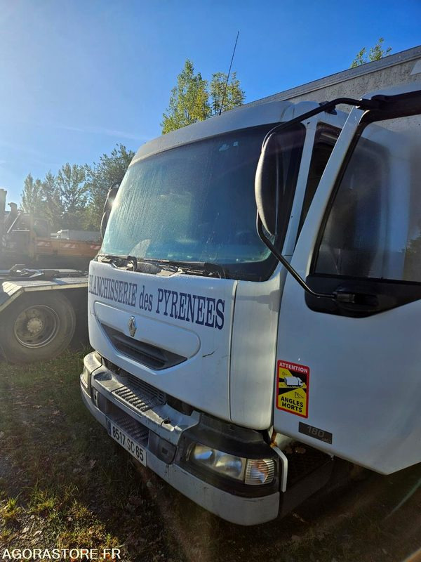 Box truck PL-RENAULT MIDLUM- 407653Km-2005