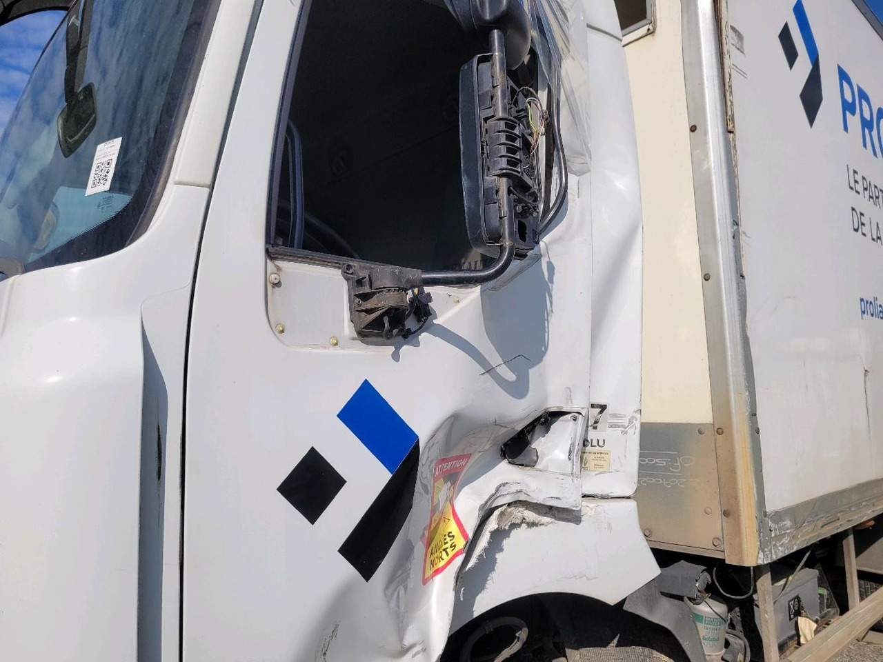 Box truck RENAULT MIDLUM 180 DXL