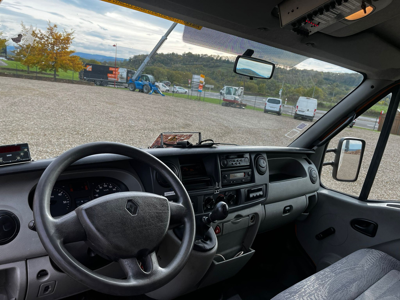 Box truck RENAULT Mascott DCI 160 CAISSE + HAYON