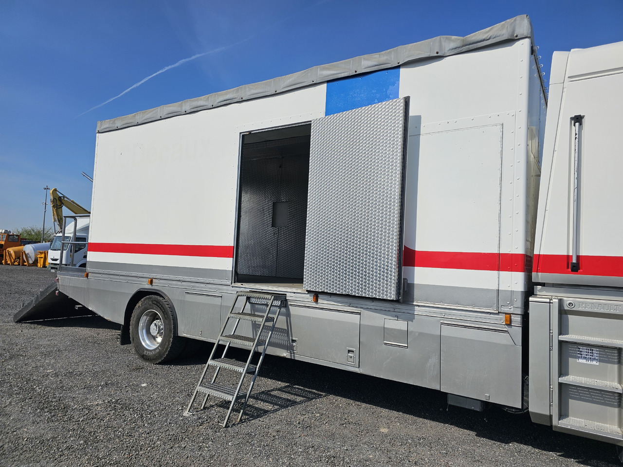 Box truck Renault AE380 PHASE1