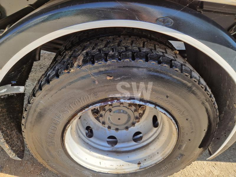 Box truck Renault DCI 220