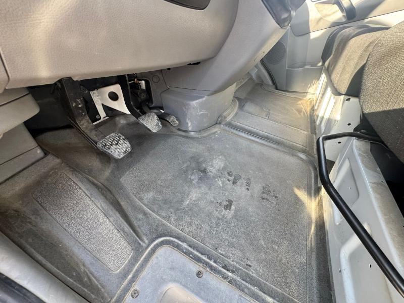 Box truck Renault DCI 220