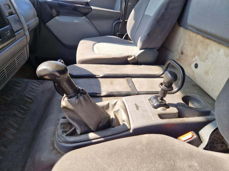 Box truck Renault DCI 220