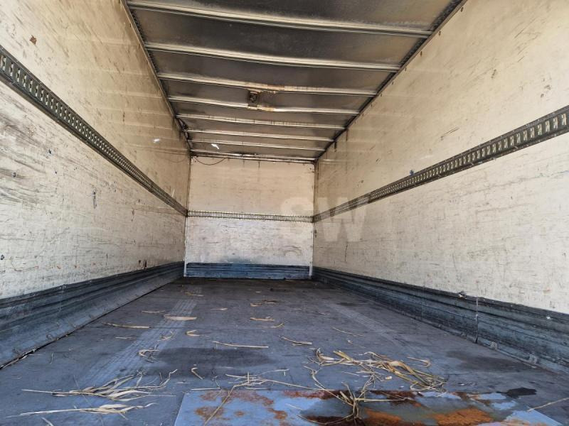 Box truck Renault DCI 220