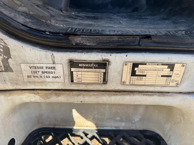 Box truck Renault MIDLUM 220 DCI CAISSE HAYON