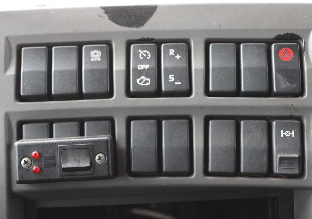 Box truck Renault MIDLUM 220, HYDRAULIC FRONT, EURO 5