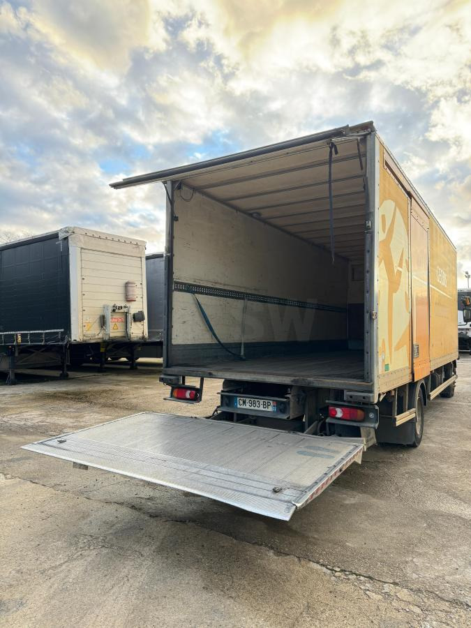 Box truck Renault Midlum 220
