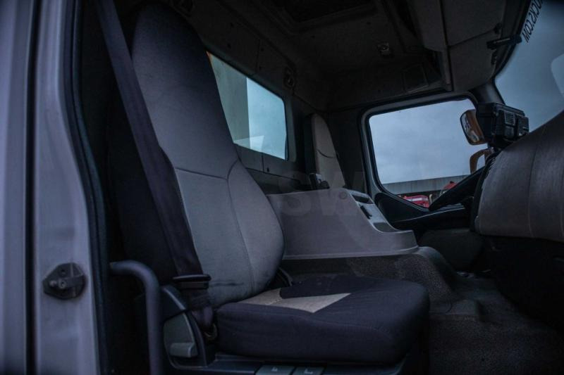 Box truck Renault PREMIUM 380 DXI-6x2