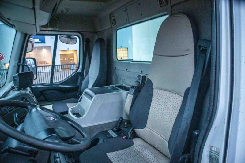 Box truck Renault PREMIUM 380 DXI-6x2