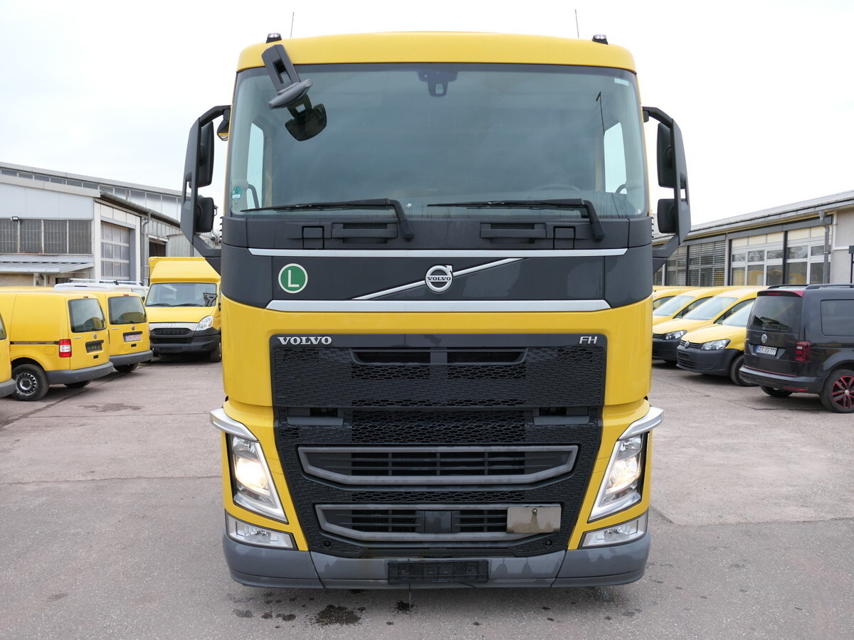 Box truck VOLVO FH 26.420 6x2 BDF