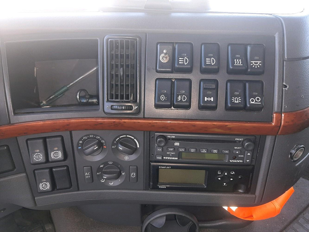 Box truck VOLVO FH 480 PORTEUR