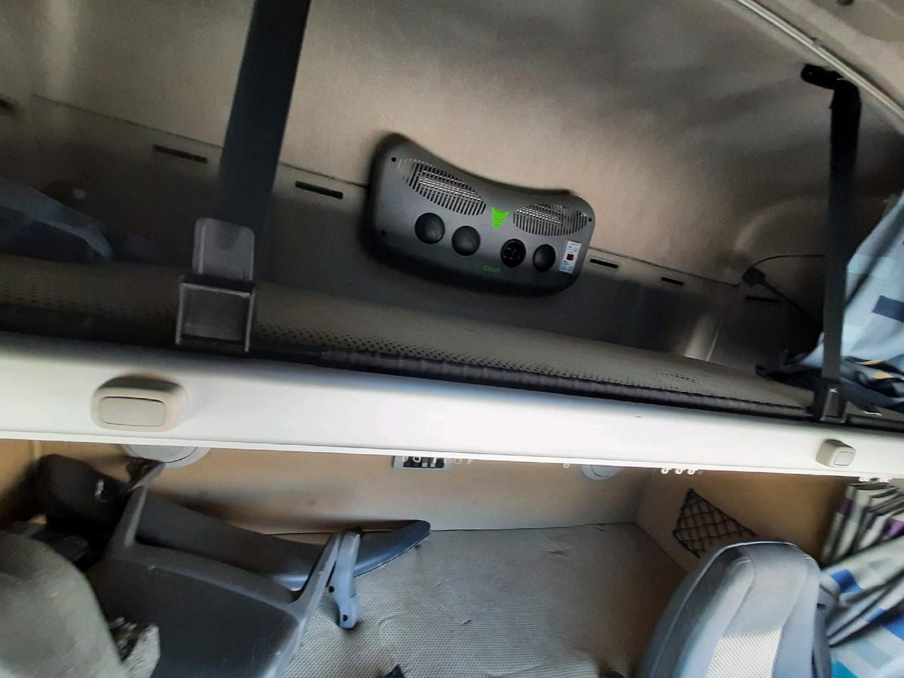 Box truck VOLVO FH 480 PORTEUR