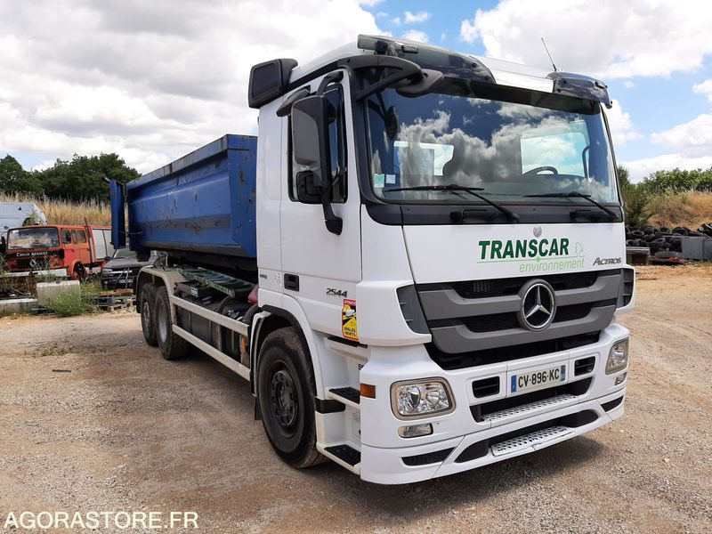 Truck CAMION 6X2 AMPLIROLL-MERCEDES ACTROS - 2013 - 385 389KMS