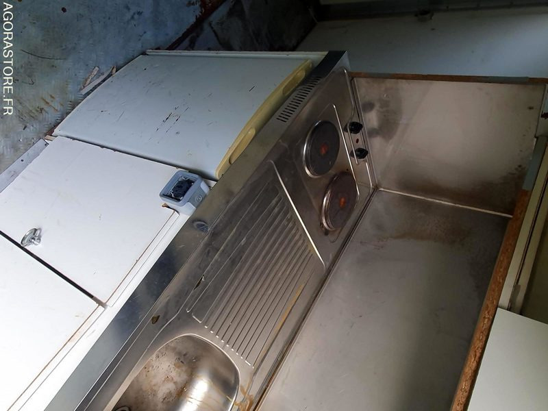 Truck CAMION PORTEUR RENAULT ATELIER ET BASE DE VIE