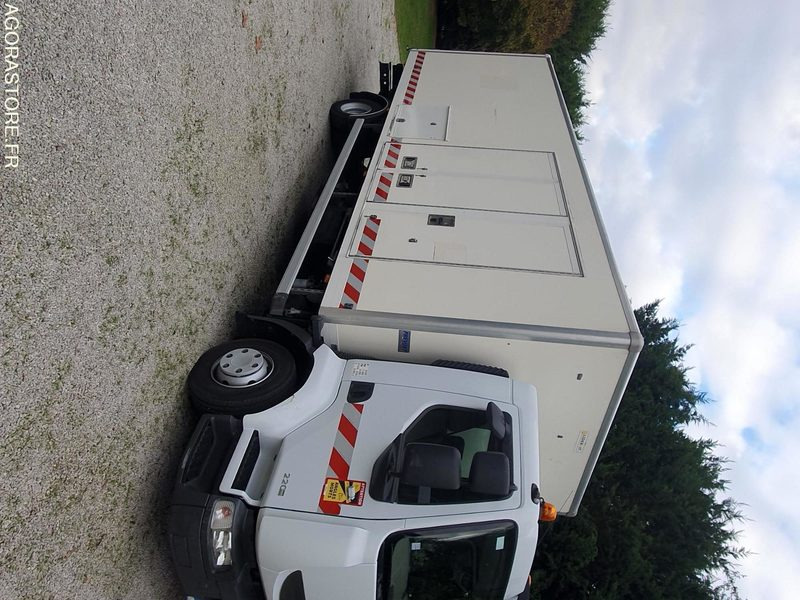 Truck CAMION PORTEUR RENAULT ATELIER ET BASE DE VIE