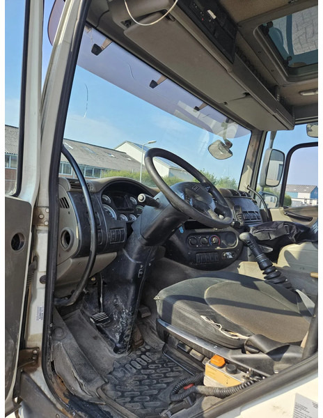 Cab chassis truck DAF CF 85 360 Manual 10 Tyres