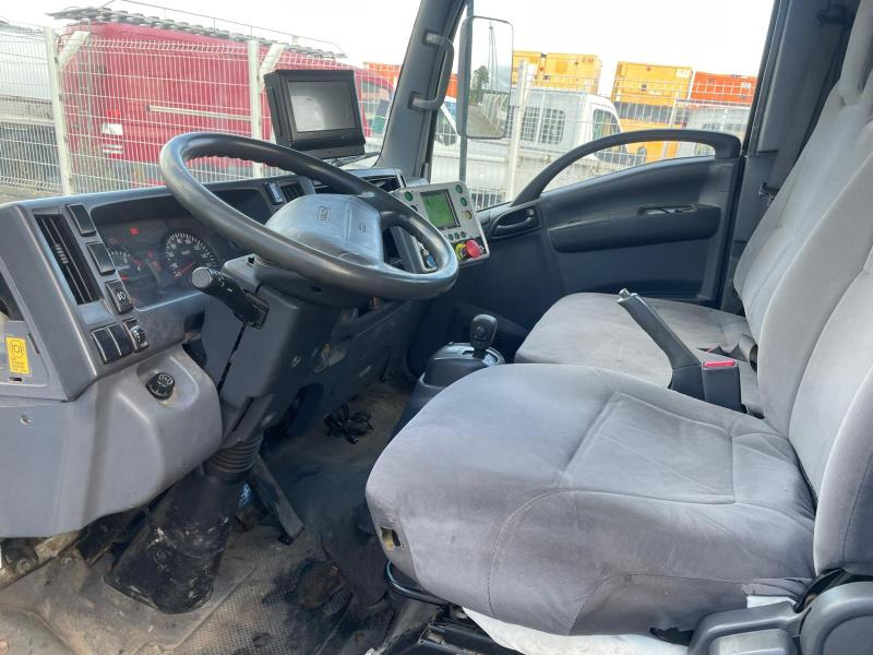 Cab chassis truck Isuzu