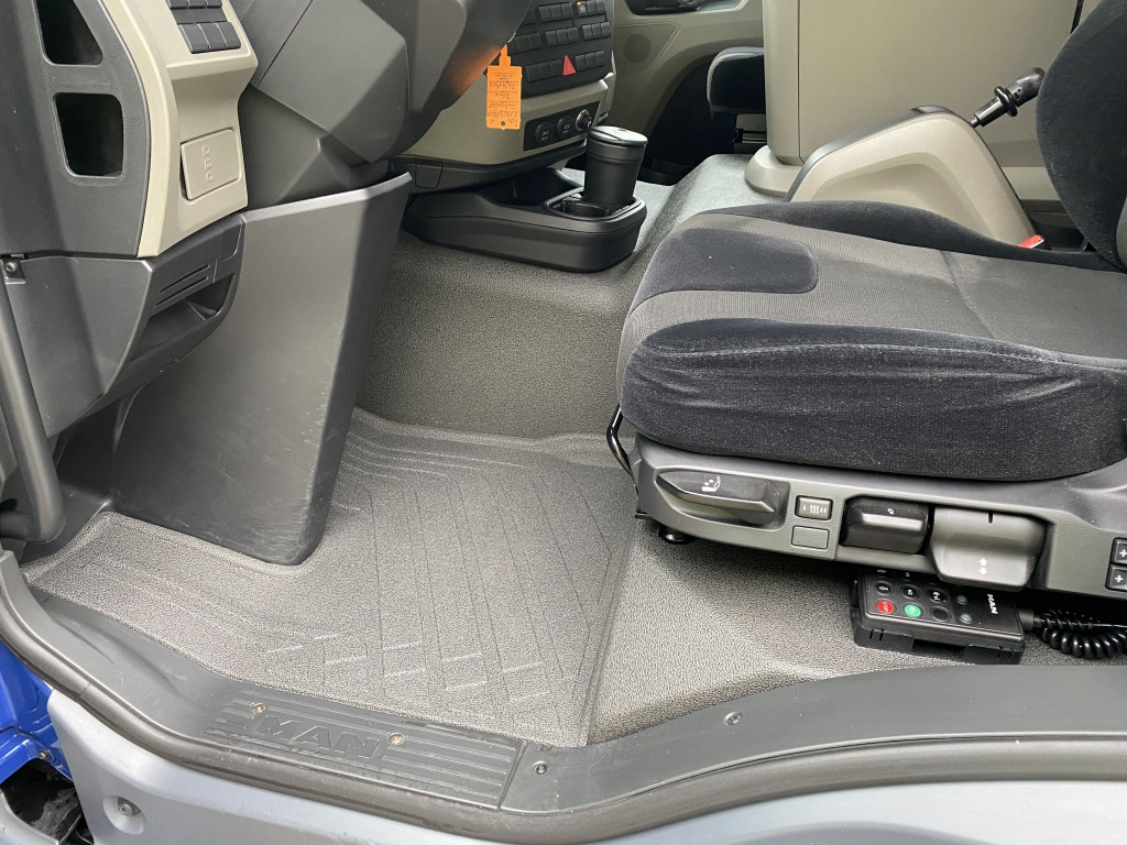 Cab chassis truck MAN TGL 8.190 4x2 BL