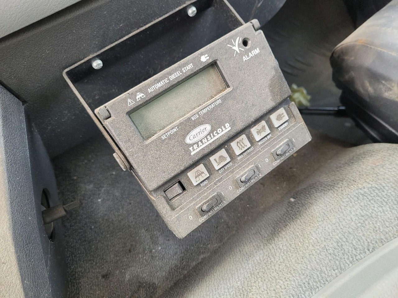 Cab chassis truck RENAULT D12