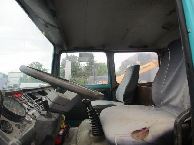 Cab chassis truck Renault M160
