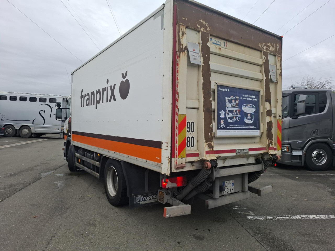 Cab chassis truck SCANIA P 250 DB4x2MLA