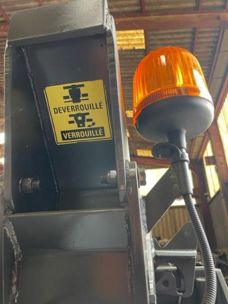 Cab chassis truck UNIPOWER MPI BT 120