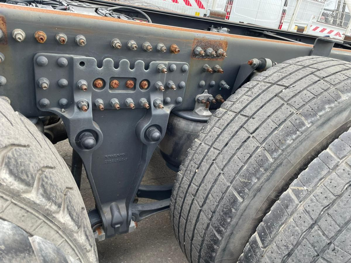 Cab chassis truck Volvo 540