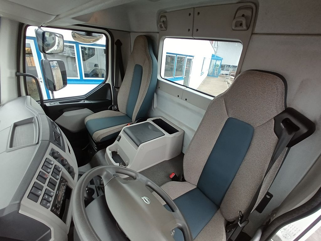 Cab chassis truck Volvo FL210 4x2R Klima I-SYNC AHK PTO Blatt Kipper