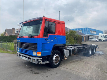 Volvo FL 10.320 MANUAL GEARBOX FULL STEEL SPRING - cab chassis truck