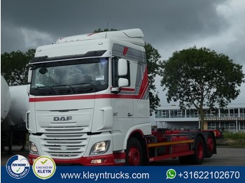Container transporter/ swap body truck DAF XF 460 spacecab e6 intarder