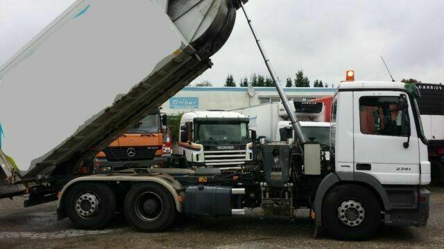 Container transporter/ Swap body truck Mercedes ACTROS 2541 L Seitenlader Rechtsl. EU 5