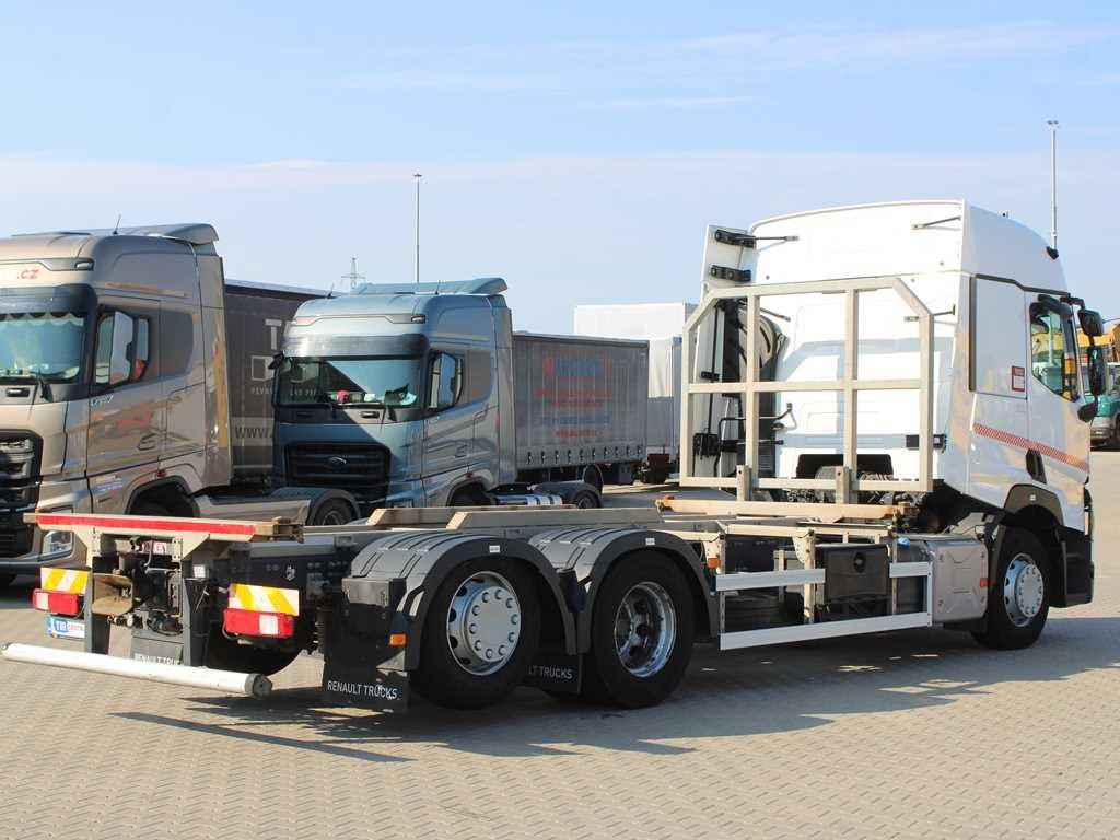 Container transporter/ Swap body truck Renault T460, EURO 6, BDF, LIFTING AXLE, AIR SUSPENSIONS