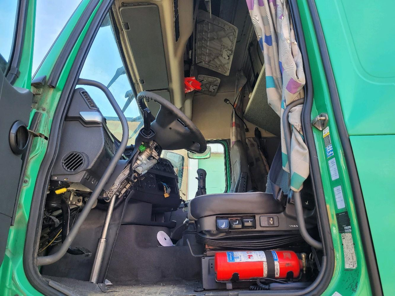 Container transporter/ Swap body truck VOLVO FH12 420 GLOBETROTTER