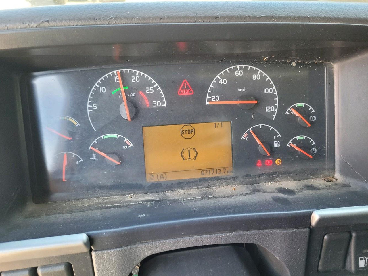 Container transporter/ Swap body truck VOLVO FH12 420 GLOBETROTTER