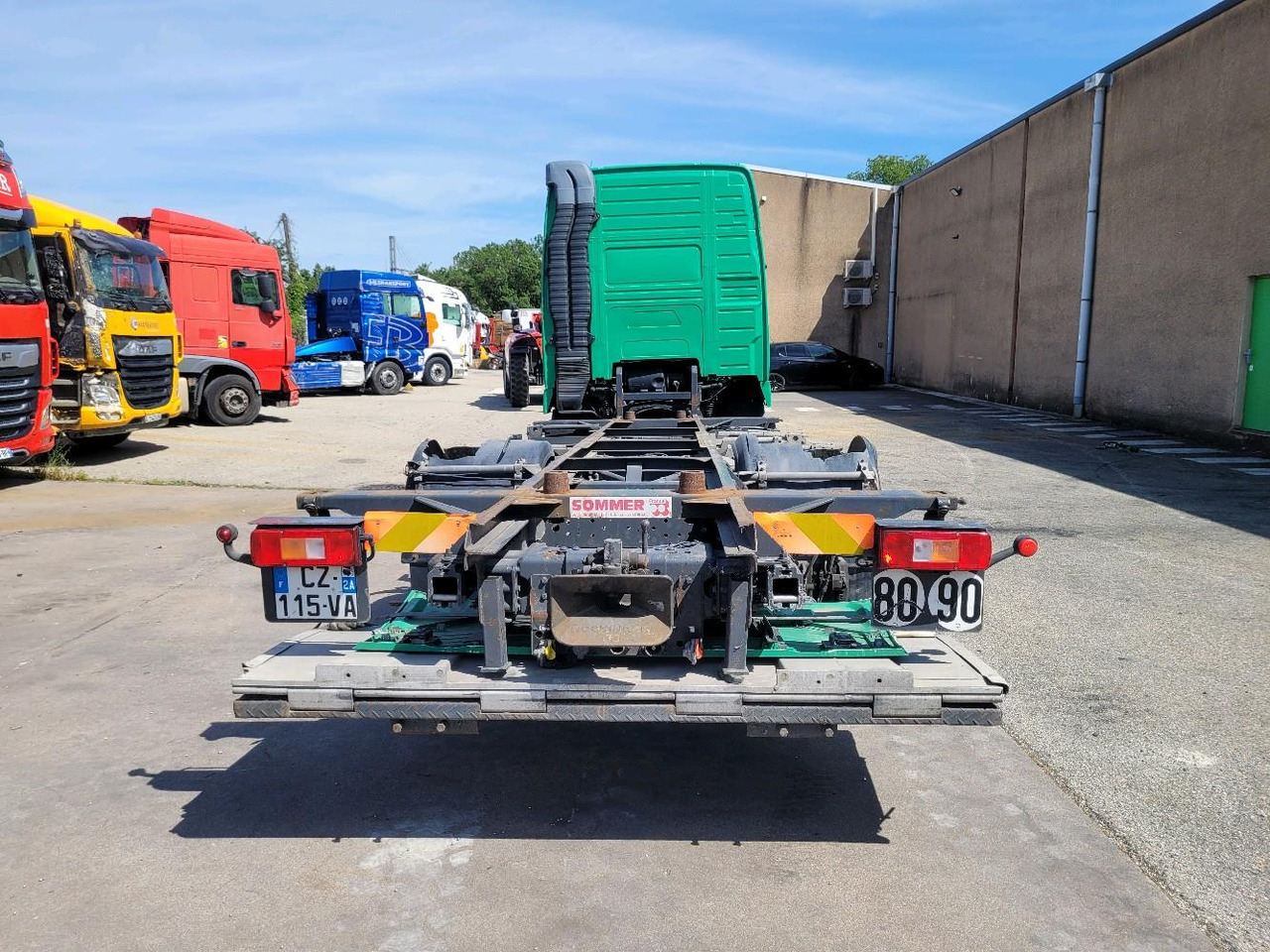 Container transporter/ Swap body truck VOLVO FH12 420 GLOBETROTTER