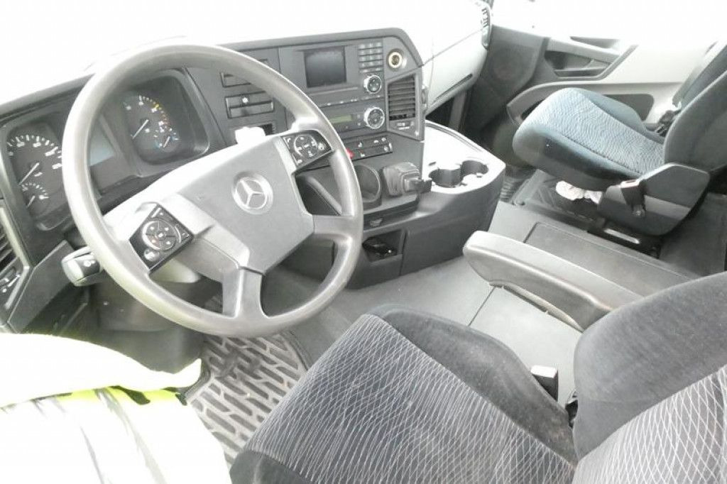 Crane truck Mercedes-Benz Antos 2543 L/6x2 Pritsche Heckkran