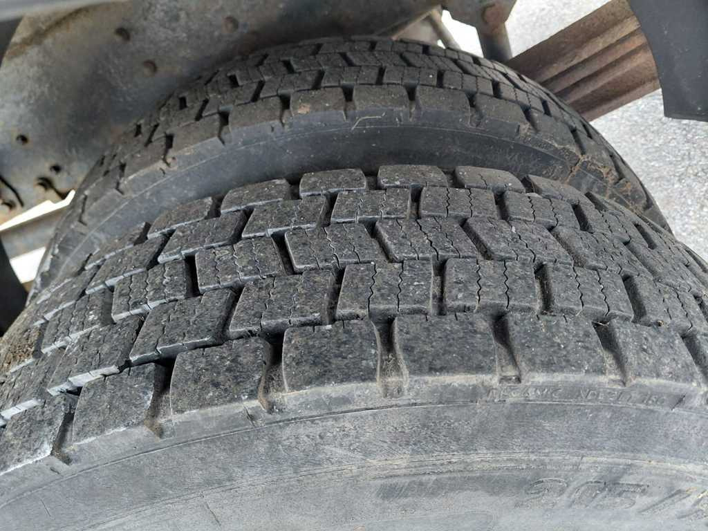 Curtainsider truck Avia D90, EURO 3, SIDES, HYDRAULIC FRONT