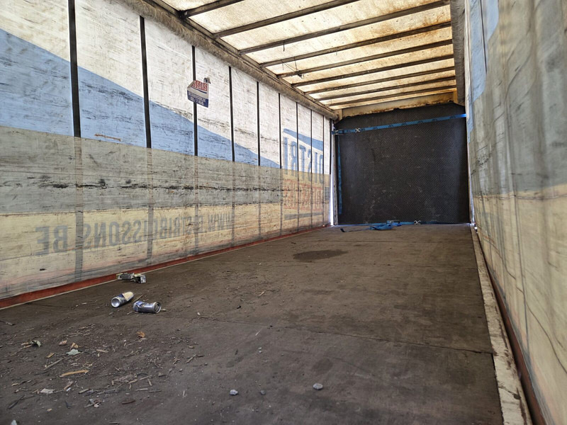 Curtainsider truck DAF LF55 250