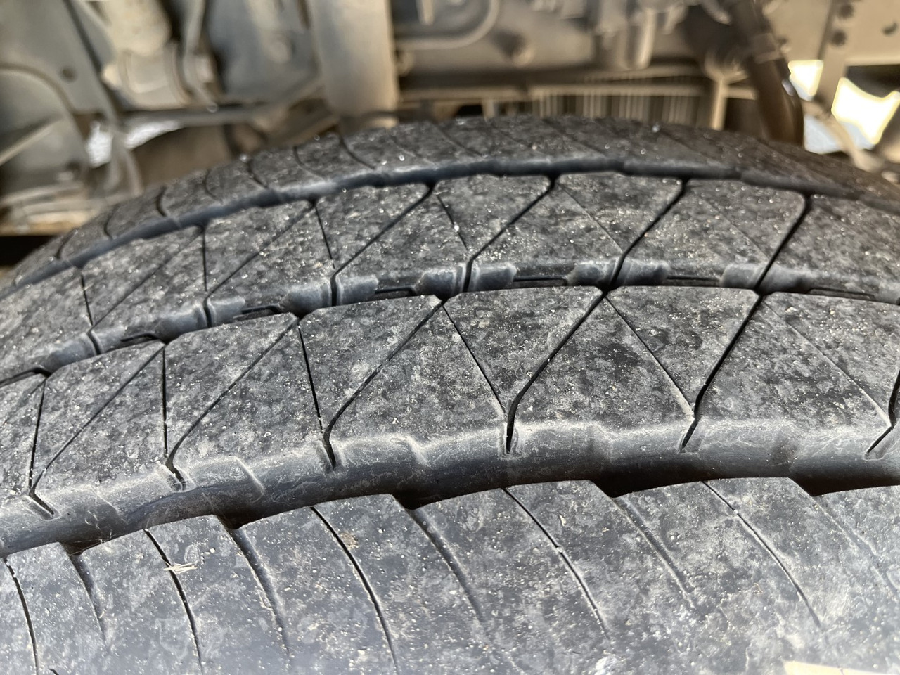 Curtainsider truck DAF LF 220