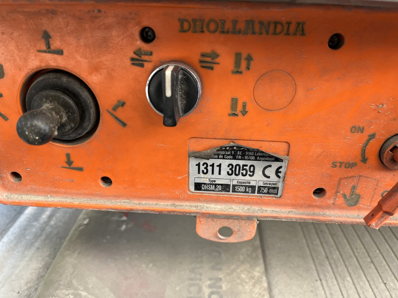 Curtainsider truck DAF LF 220