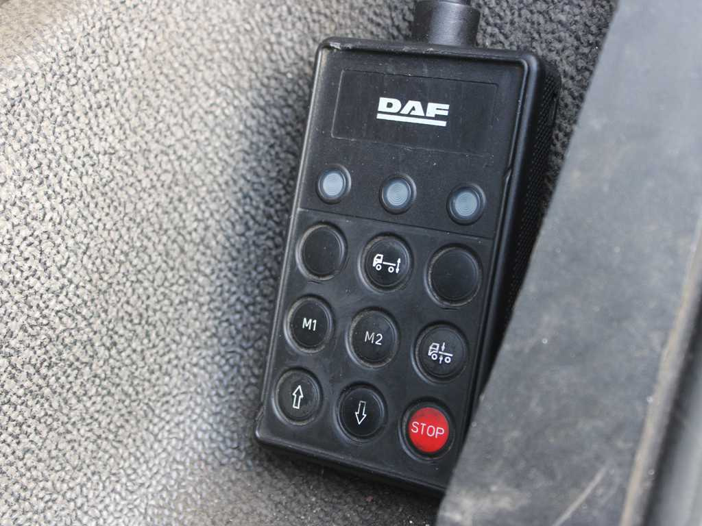 Curtainsider truck DAF LF 250 FA, EURO 6, HYDRAULIC FRONT