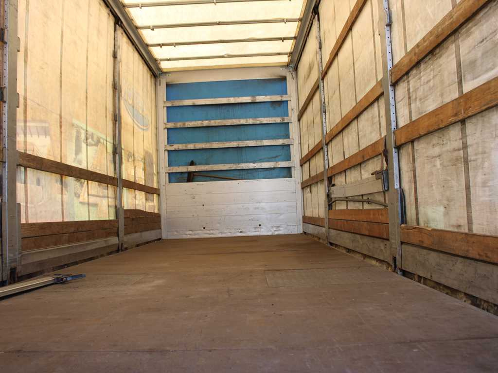 Curtainsider truck DAF LF 260, EURO 6