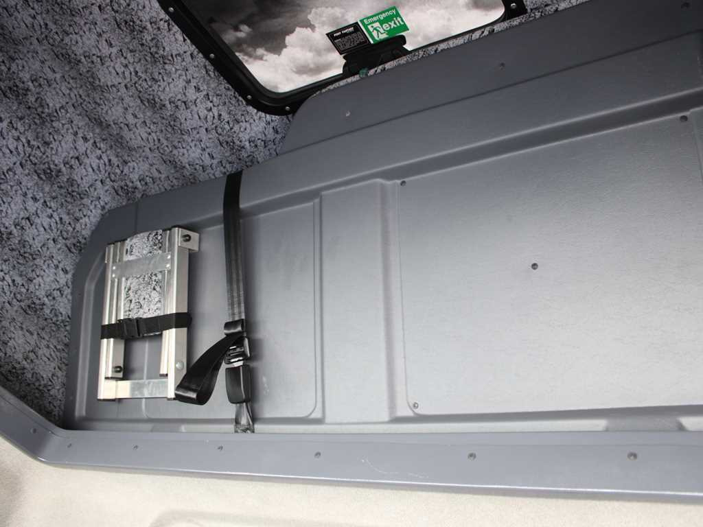 Curtainsider truck DAF LF 290 FA, EURO 6, SLEEPING BODY