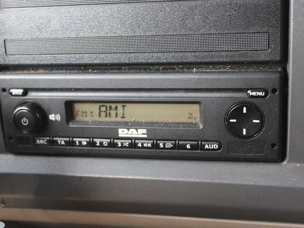 Curtainsider truck DAF LF 290 FA, EURO 6, SLEEPING BODY