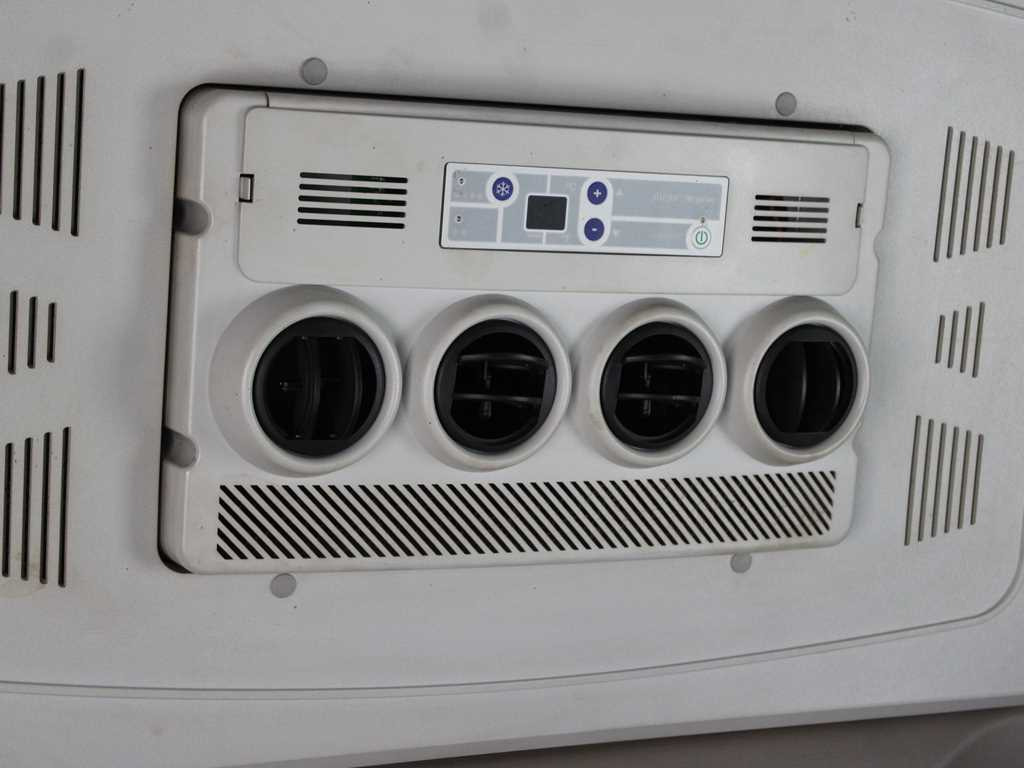 Curtainsider truck DAF XF 440 FA, INDEPENDENT AIR CONDITIONING + WECON